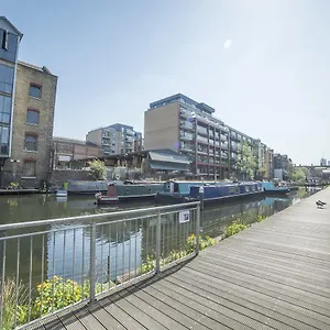 Apartment D8 - Canal View