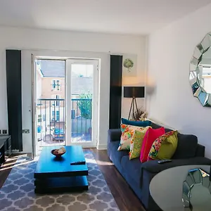 Apartment Modern 2 Bedroom